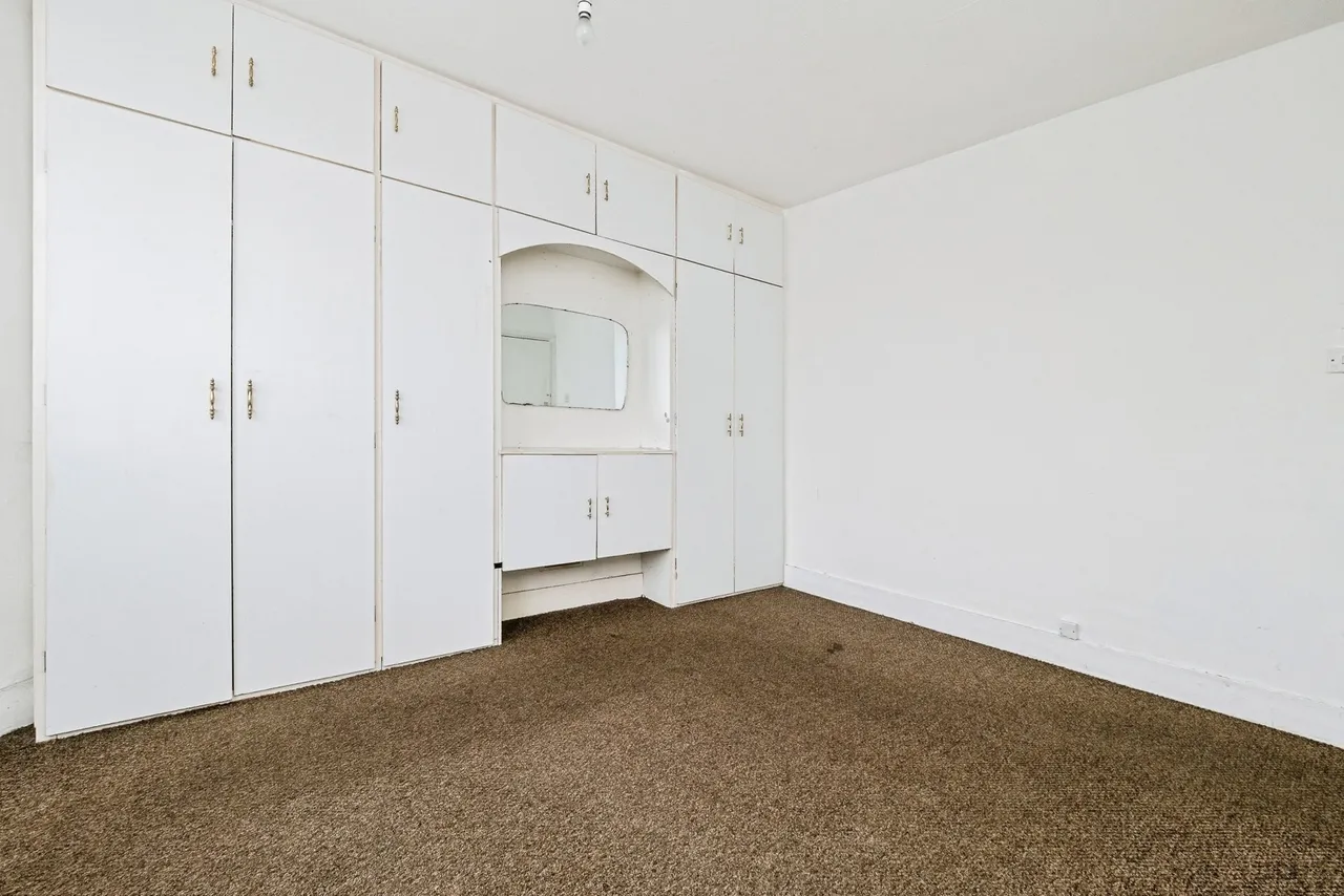 South End Road, Rainham, RM13, photo 27