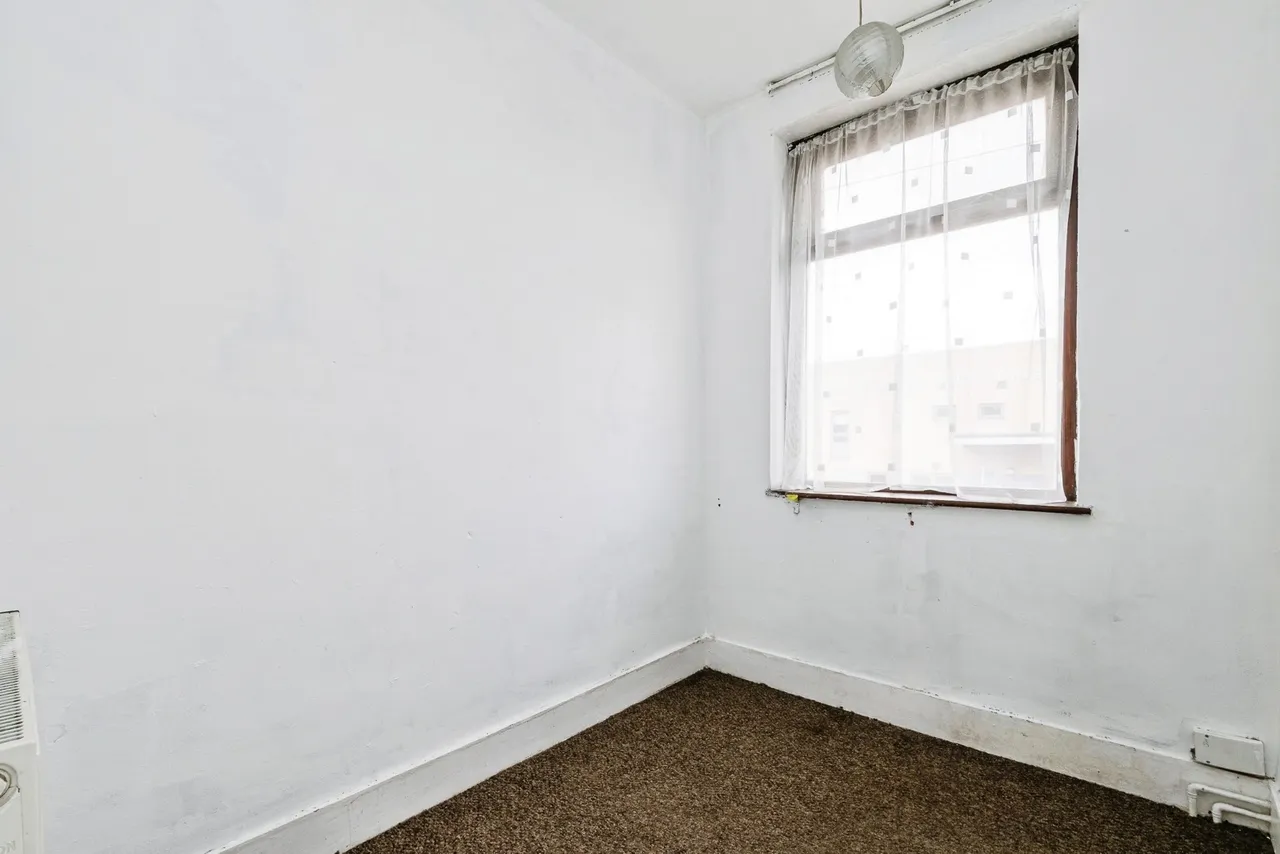 South End Road, Rainham, RM13, photo 37