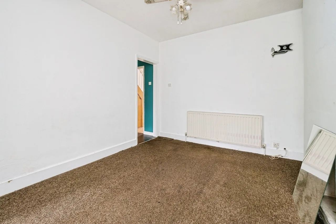 South End Road, Rainham, RM13, photo 32