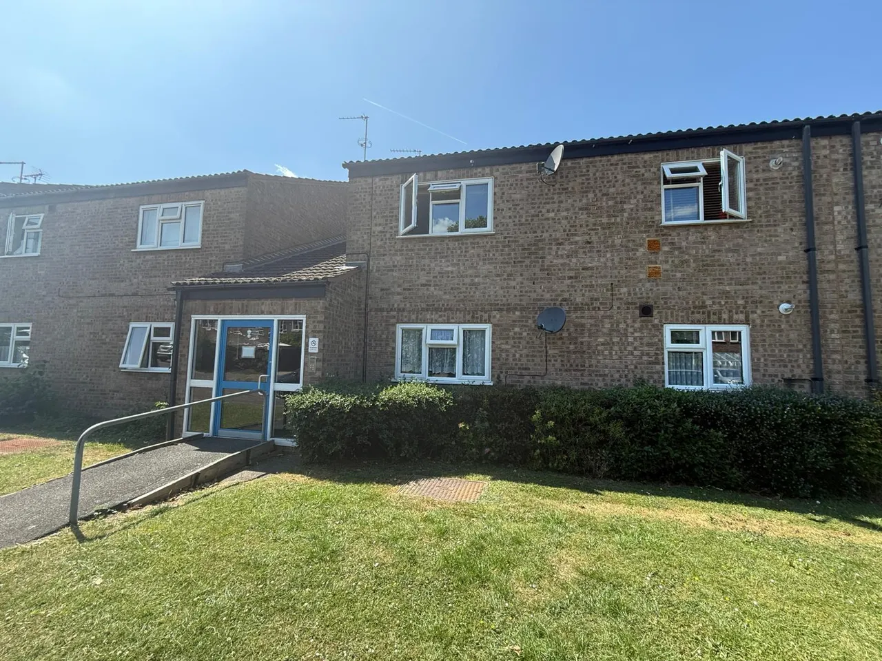 2 bed flat for sale, Appleyard Peterborough, PE2
