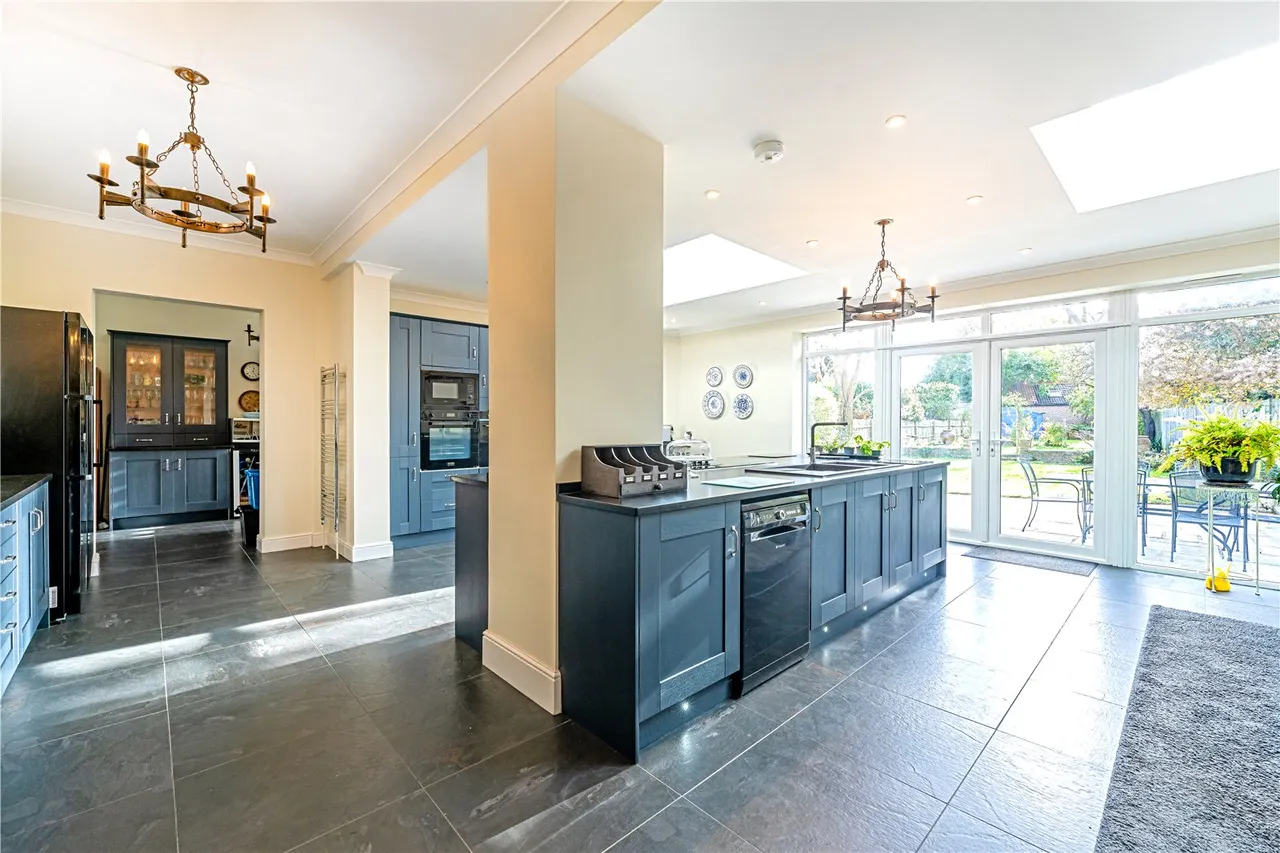 Acacia Road, Hampton, TW12 3DP, photo 4