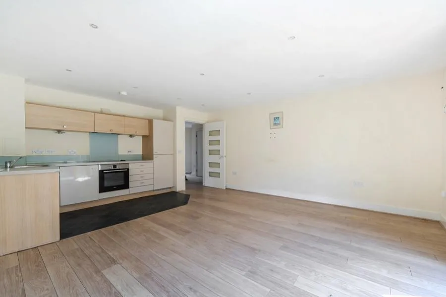 Ryemead Way, High Wycombe, HP11, photo 12