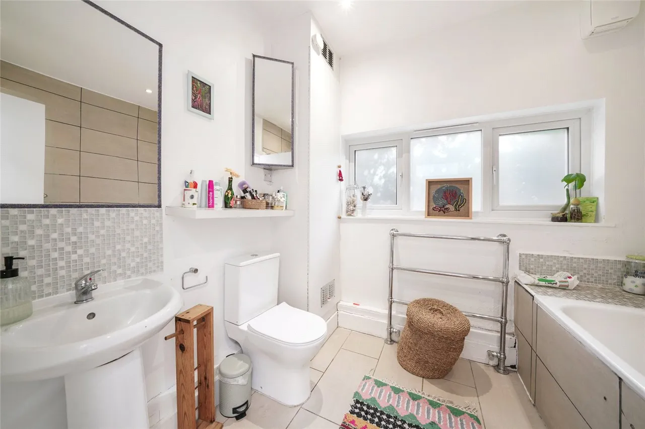 Axminster Road, London, N7, photo 11
