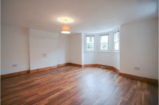 Westdown Road, London, SE6, photo 2