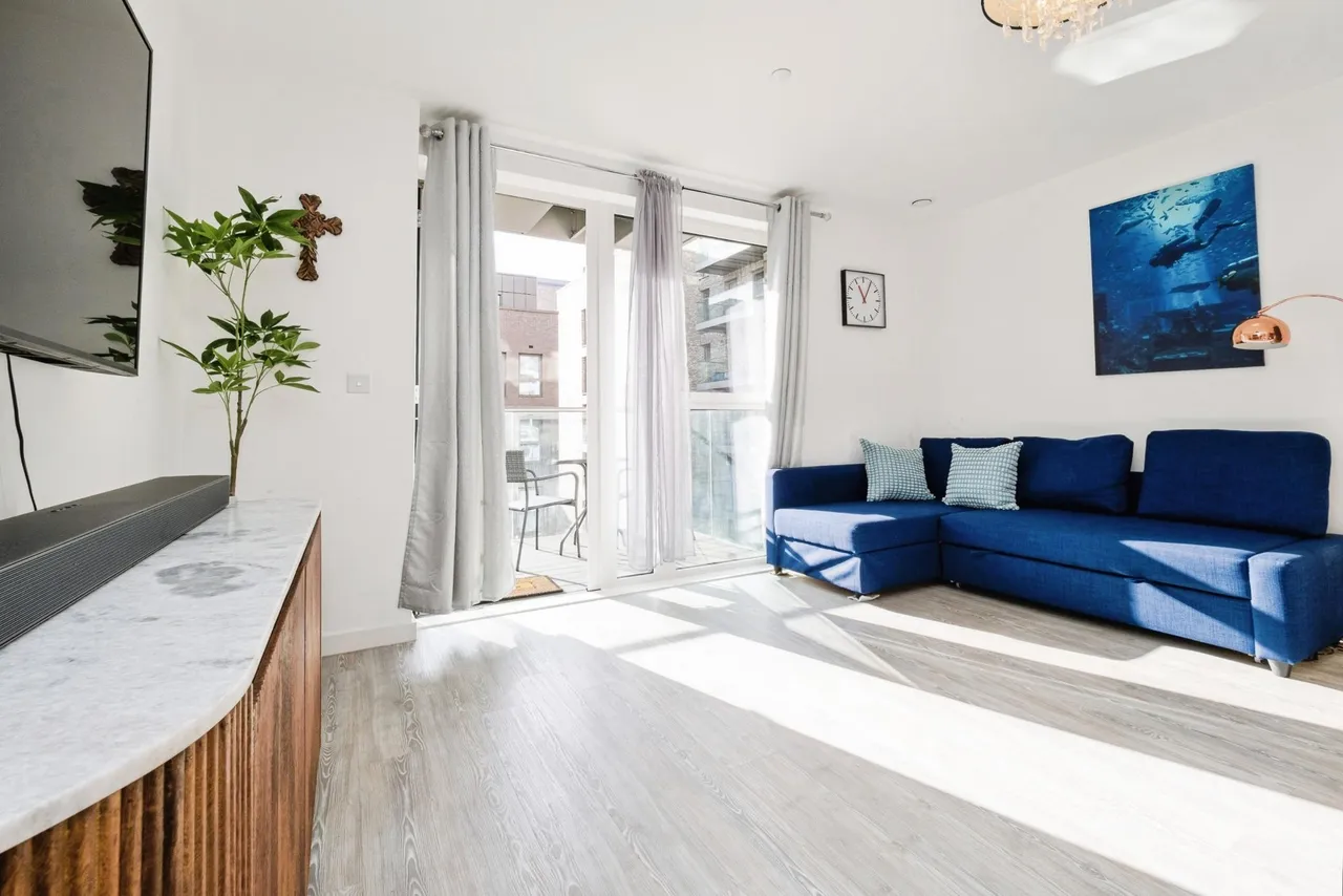 1 bed flat for sale, Ironworks Way, London, E13