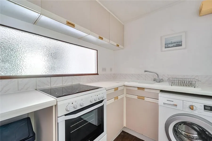 Windmill Rise, Kingston upon Thames, KT2, photo 16