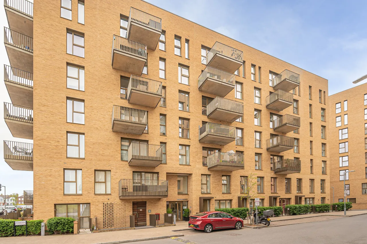 2 bed flat for sale — Flat 21, Peregrine Apartments, London