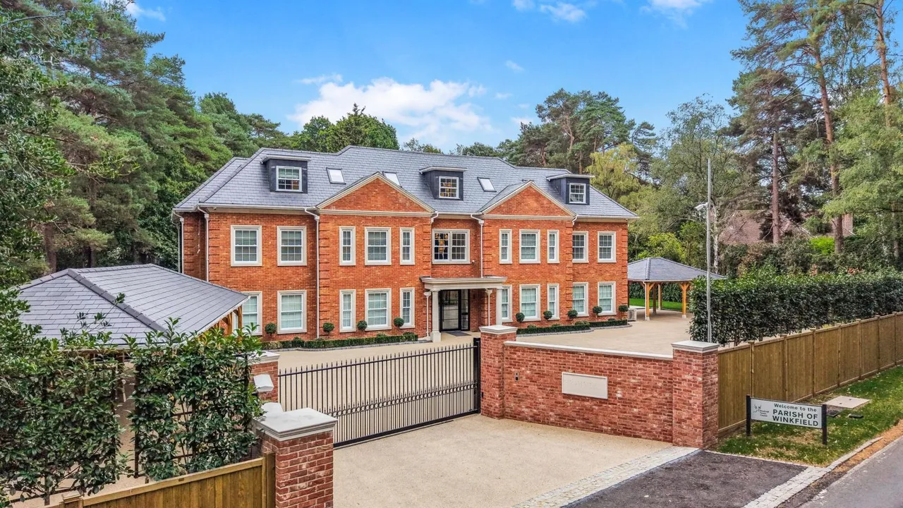 Coronation Road, Ascot, Berkshire, SL5 9LQ, photo 2