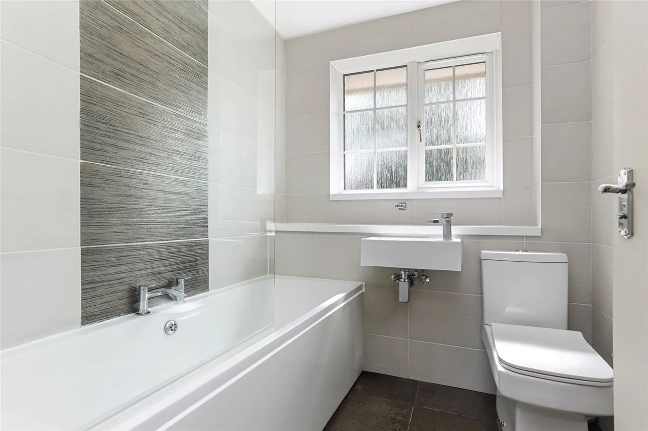 Buckingham Court, Hamilton, South Lanarkshire, ML3, photo 14