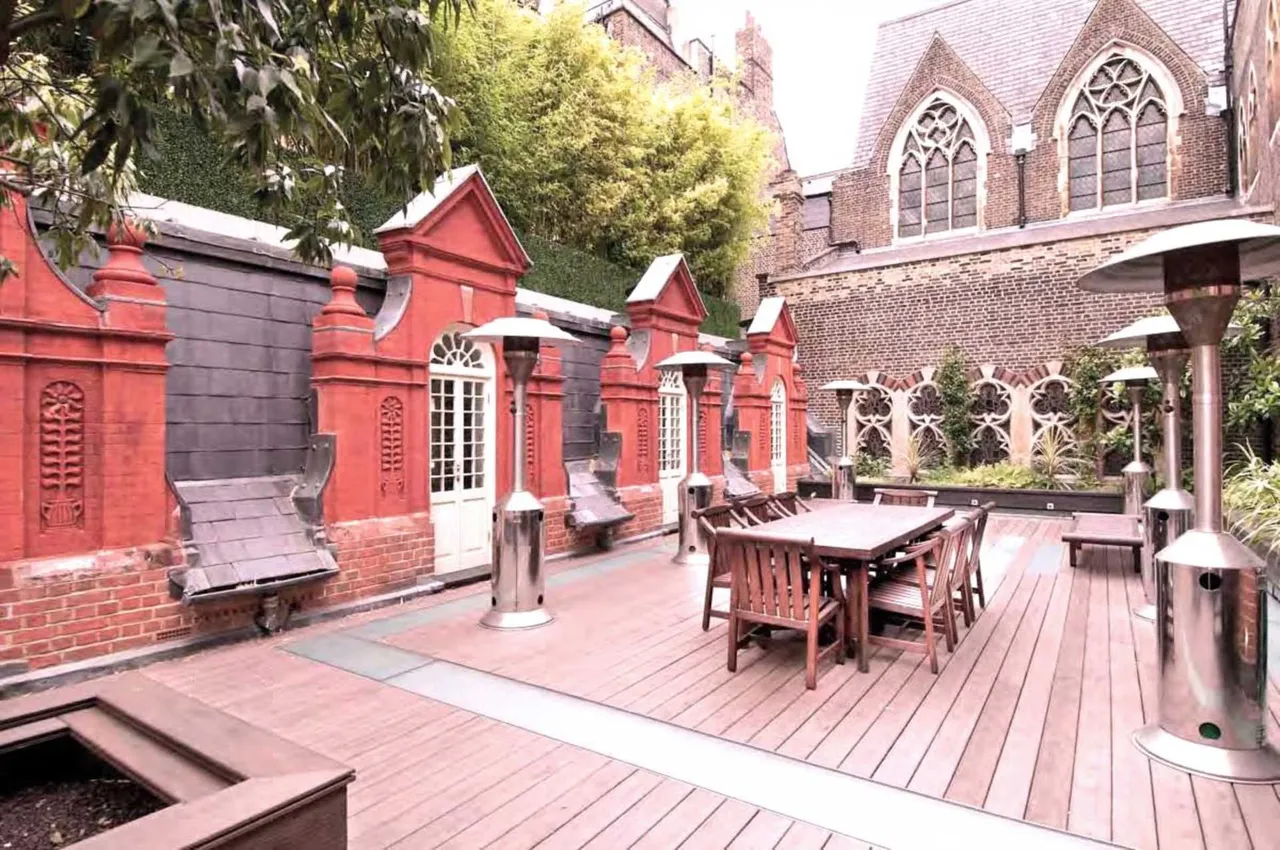 London, W1J, photo 15