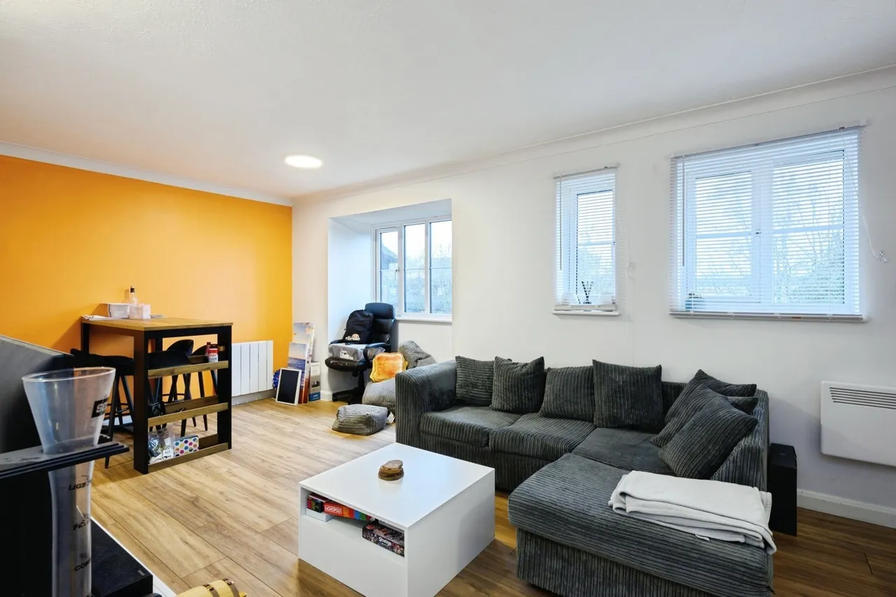 Garlands Road, Redhill, RH1, photo 8