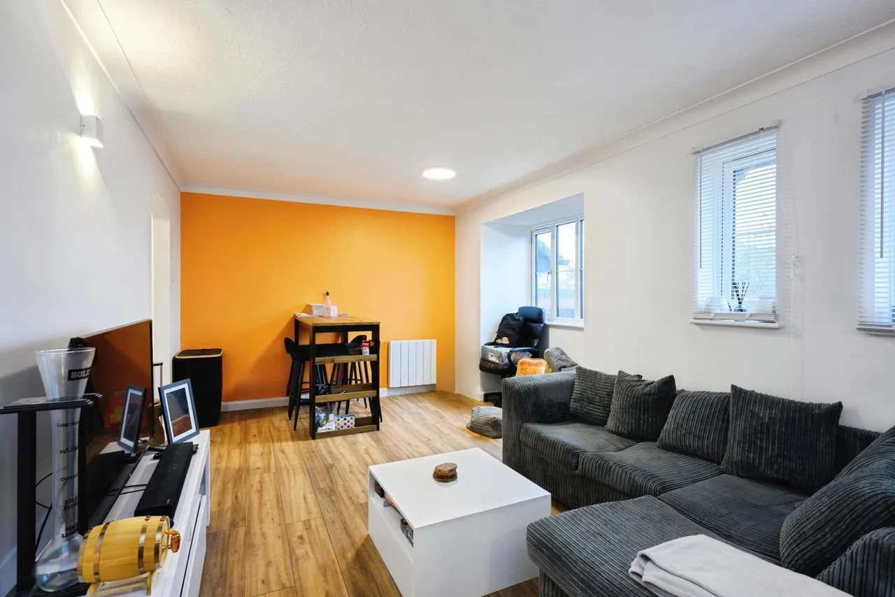 Garlands Road, Redhill, RH1, photo 5