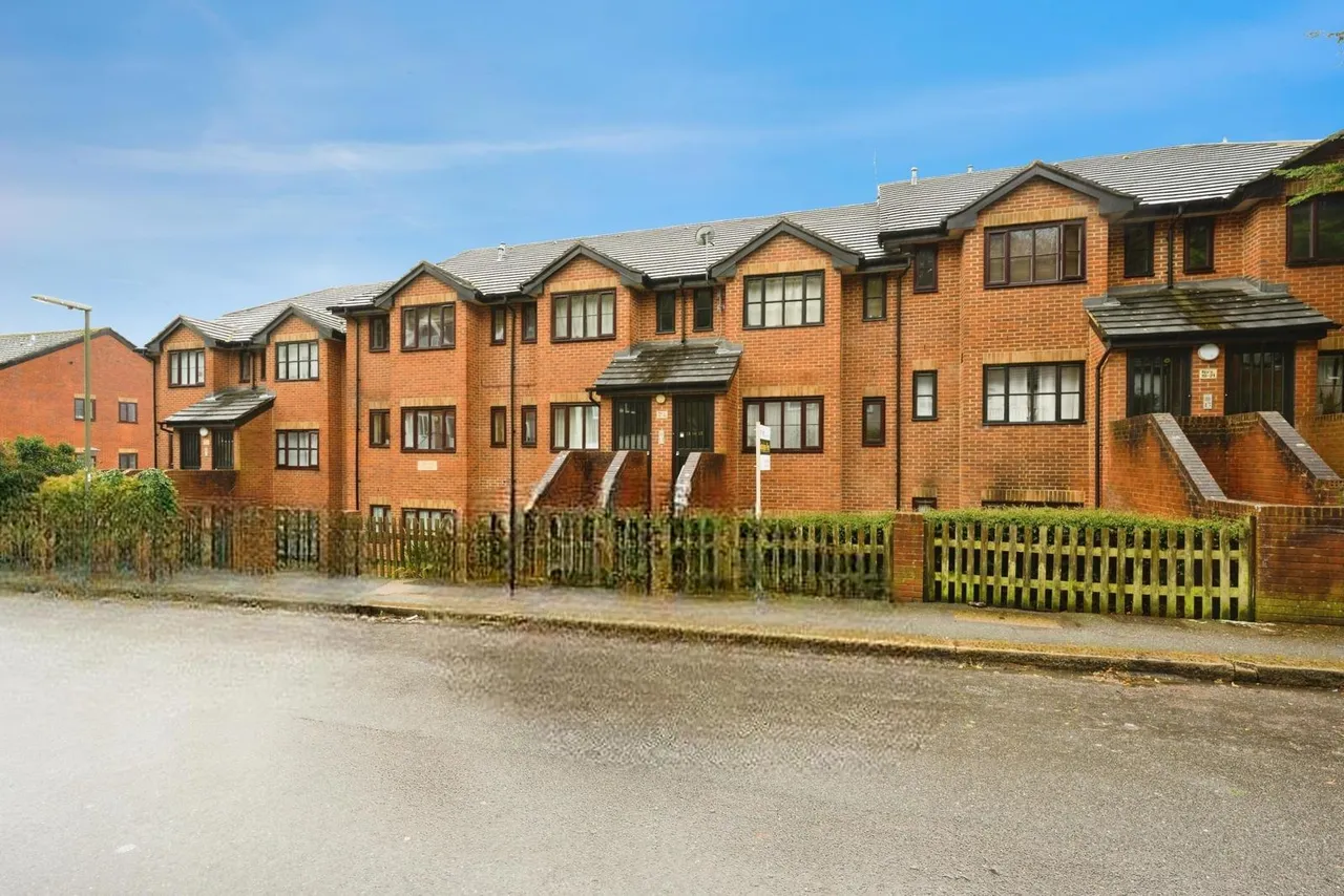 Garlands Road, Redhill, RH1, photo 12
