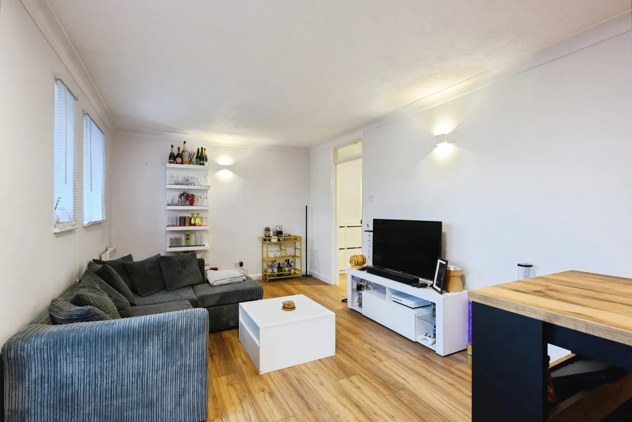 Garlands Road, Redhill, RH1, photo 4