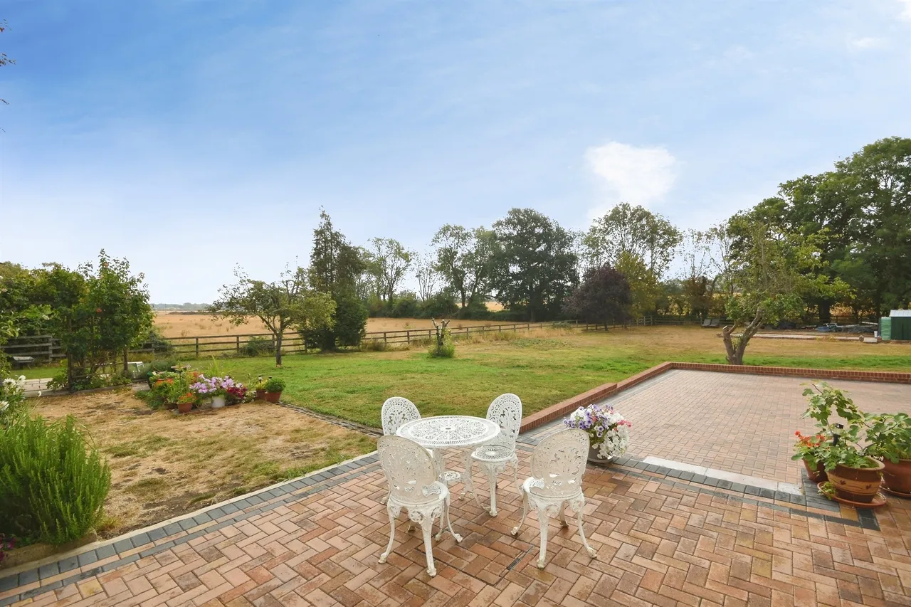 Tanhouse Lane, Navestockside, CM14, photo 10