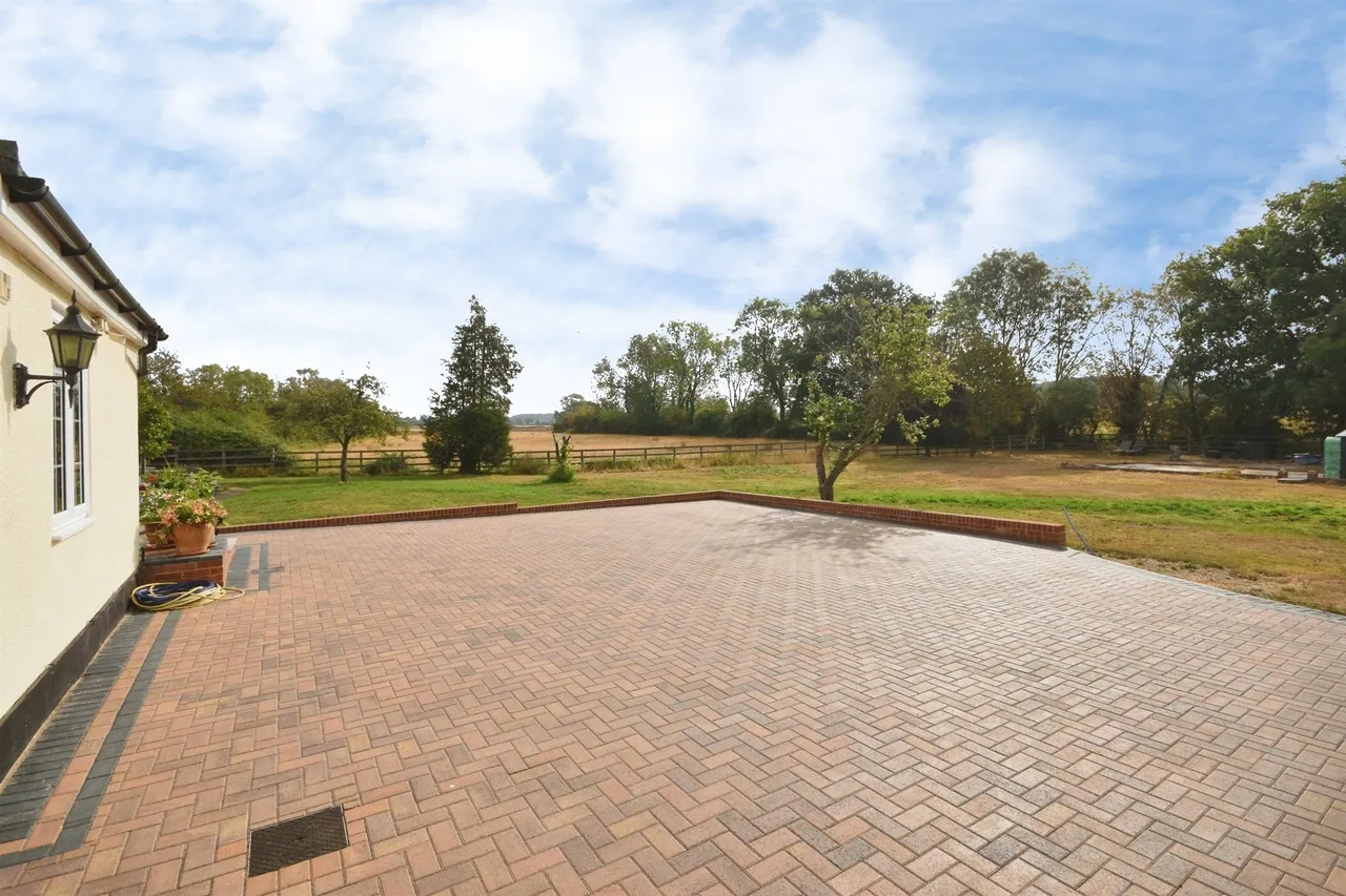 Tanhouse Lane, Navestockside, CM14, photo 21