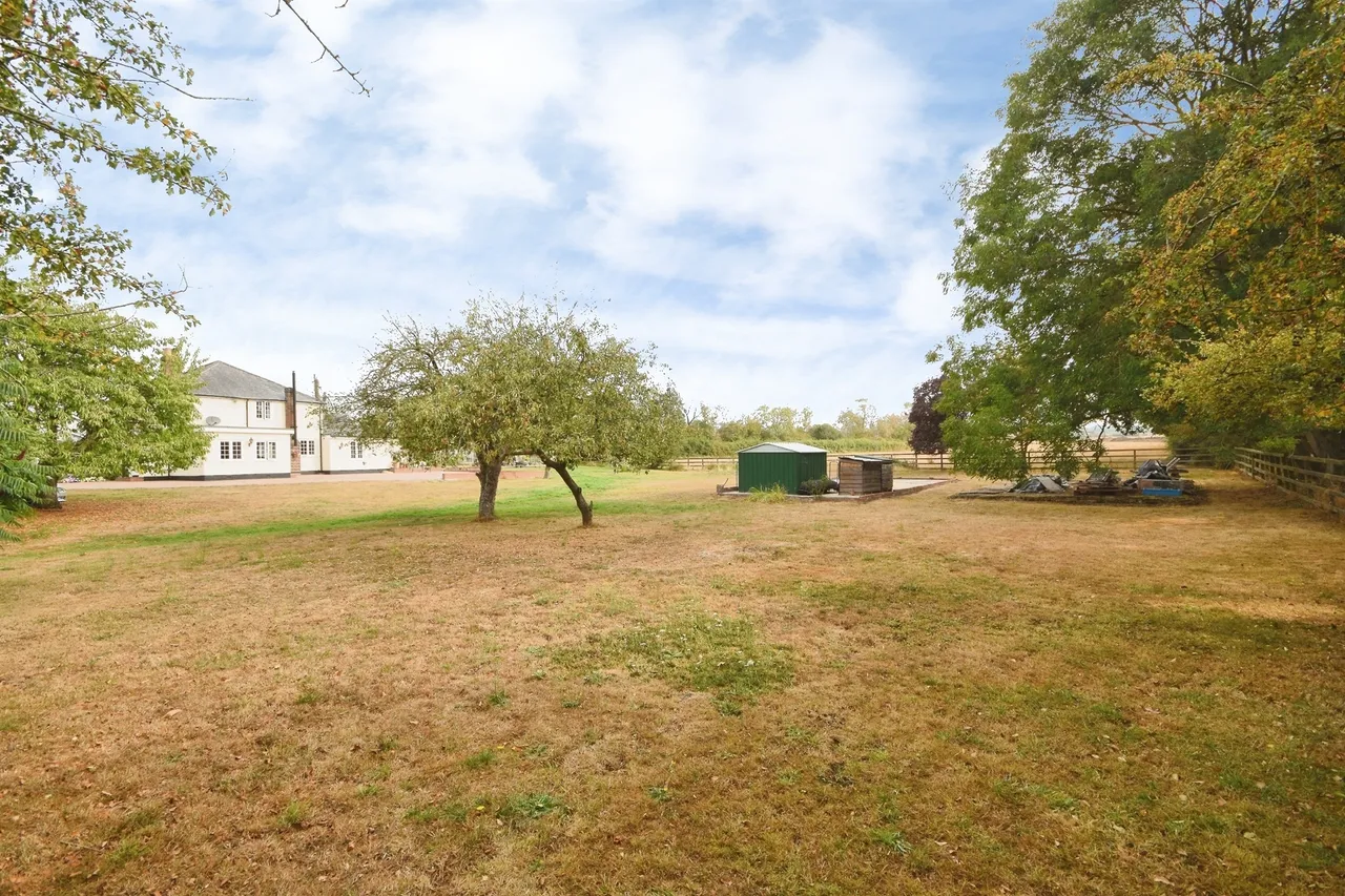 Tanhouse Lane, Navestockside, CM14, photo 23