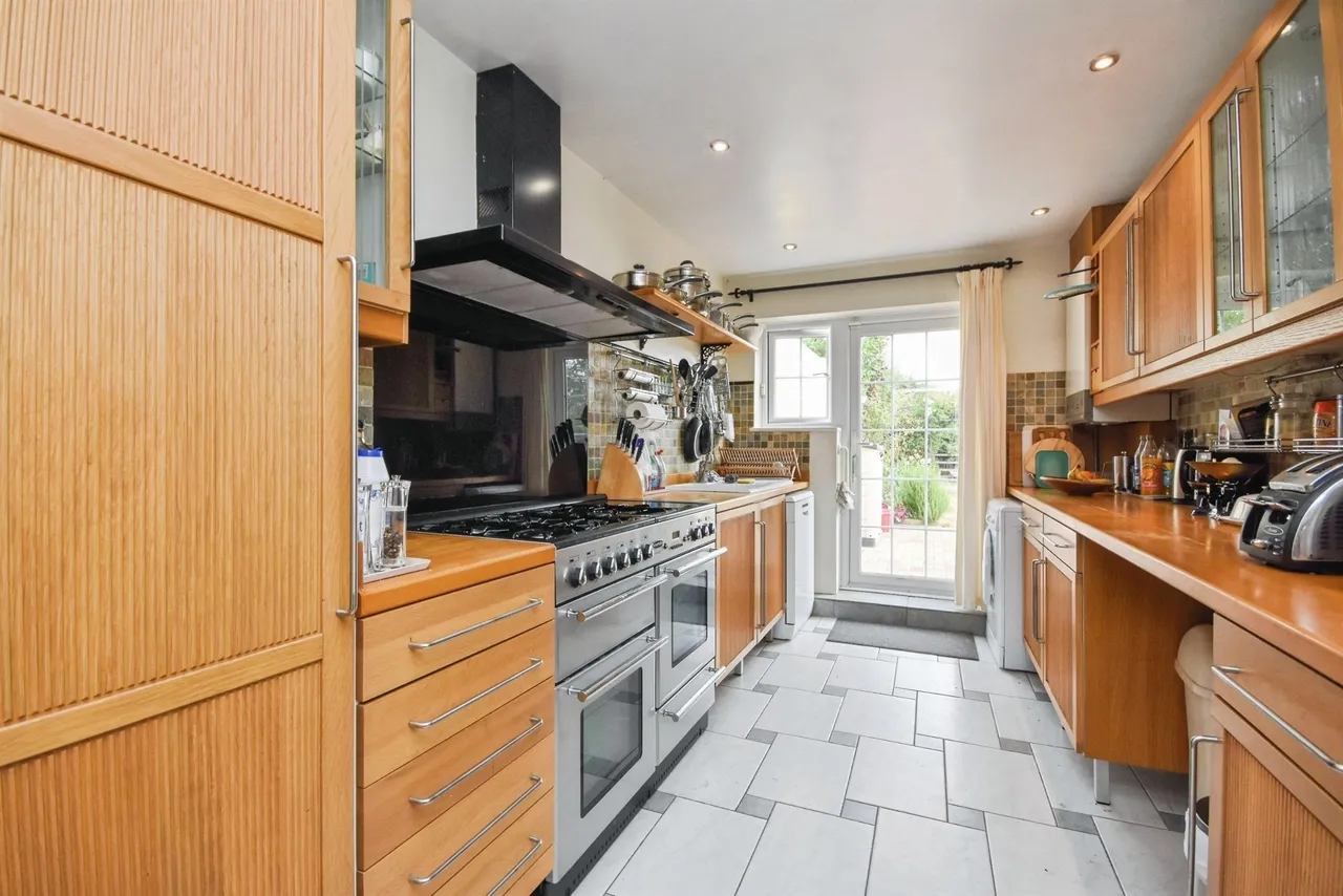 Tanhouse Lane, Navestockside, CM14, photo 9