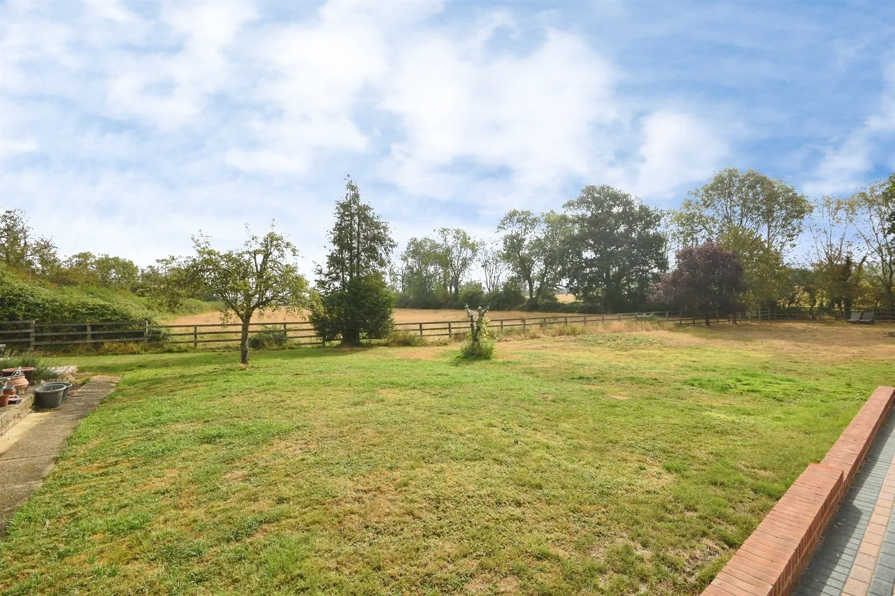 Tanhouse Lane, Navestockside, CM14, photo 24