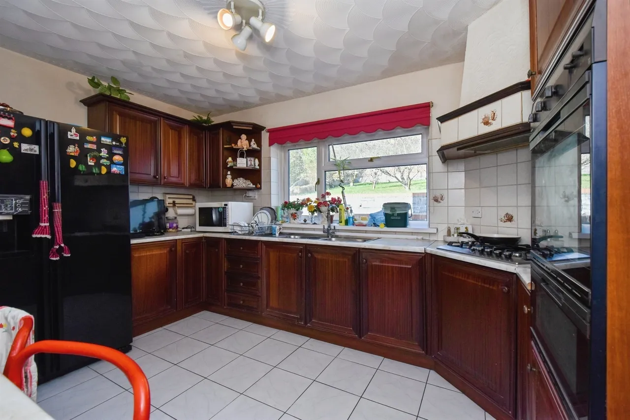 Cenarth Drive, Aberdare, CF44, photo 16