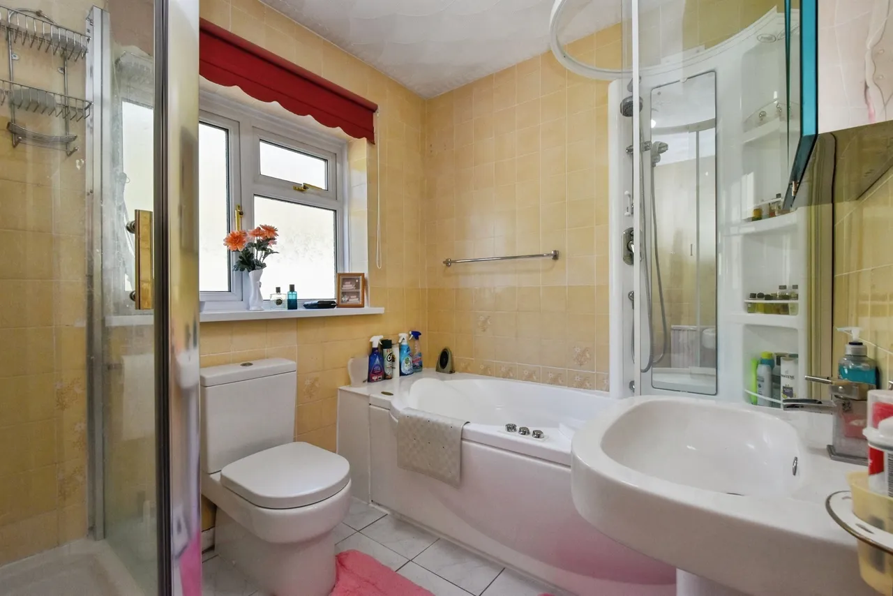 Cenarth Drive, Aberdare, CF44, photo 31