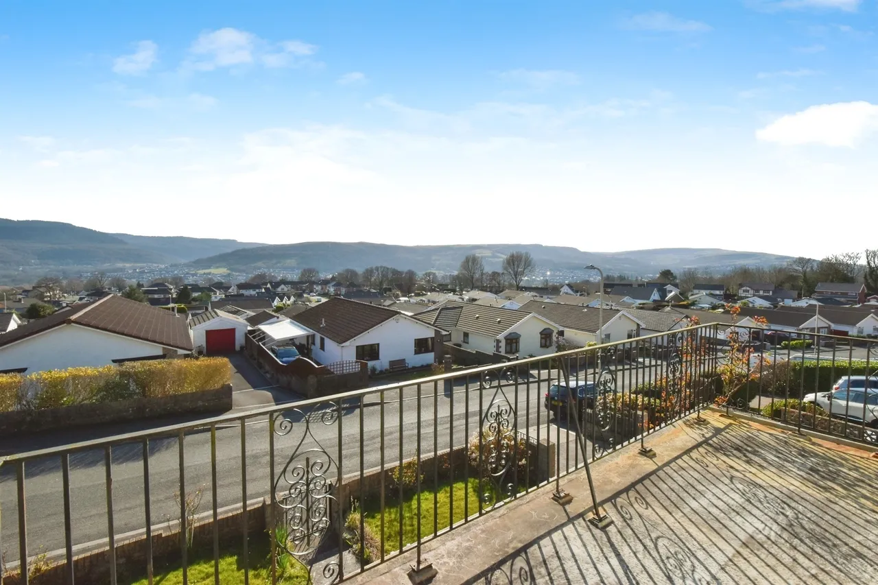 Cenarth Drive, Aberdare, CF44, photo 2