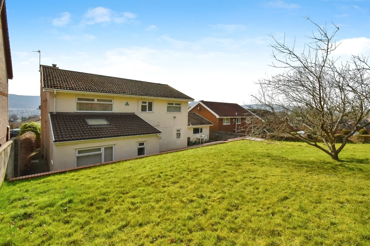 Cenarth Drive, Aberdare, CF44, photo 9
