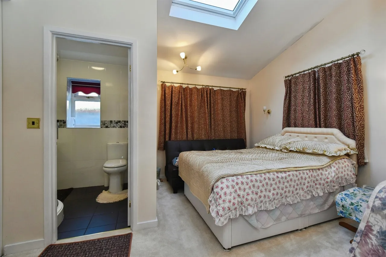 Cenarth Drive, Aberdare, CF44, photo 22