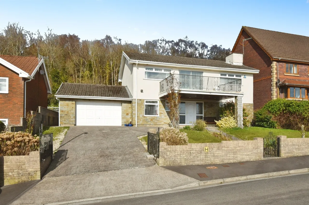 5 bed house for sale, Cenarth Drive, Aberdare, CF44