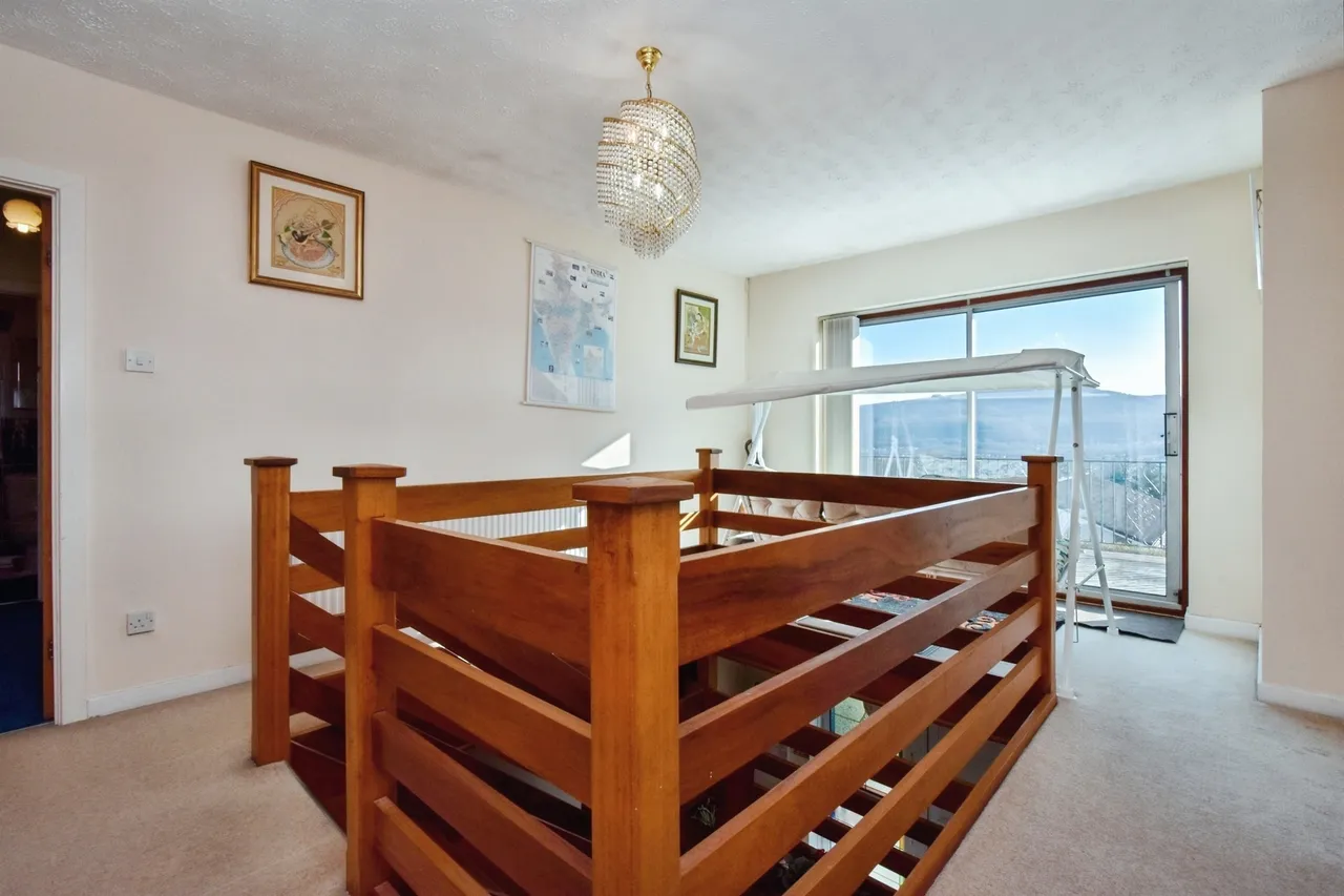 Cenarth Drive, Aberdare, CF44, photo 24