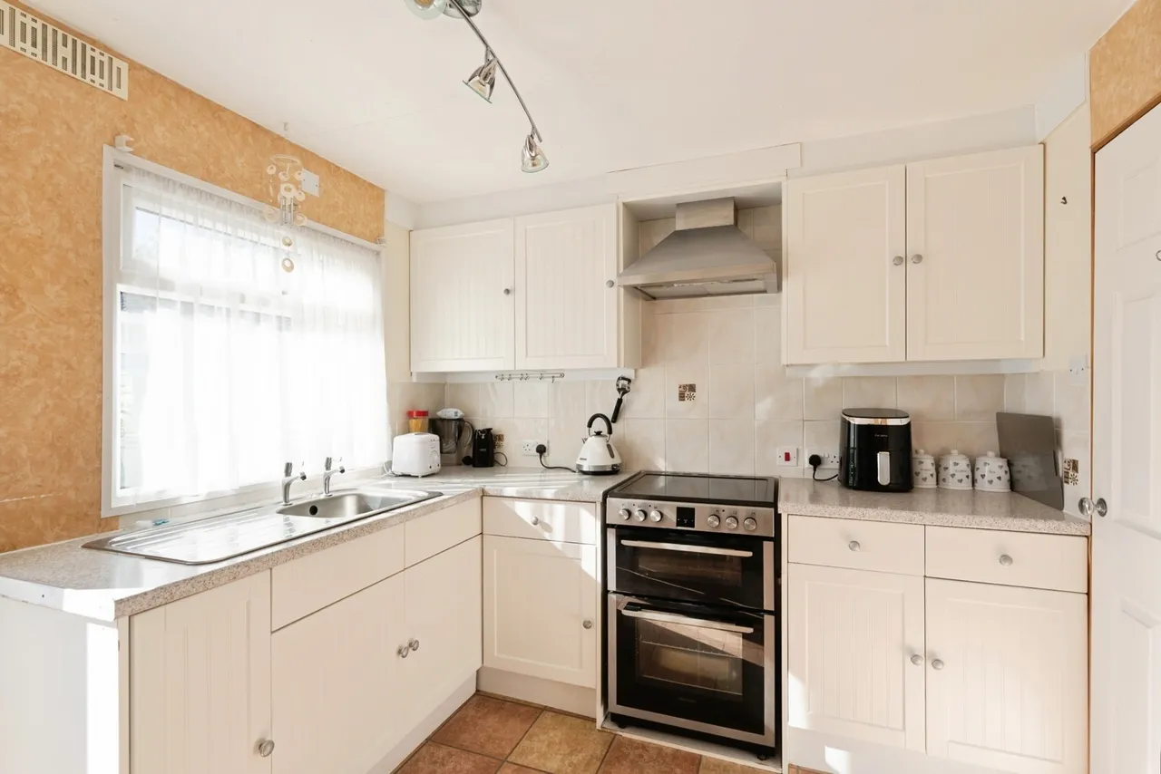 Hook Lane, Aldingbourne, PO20, photo 4