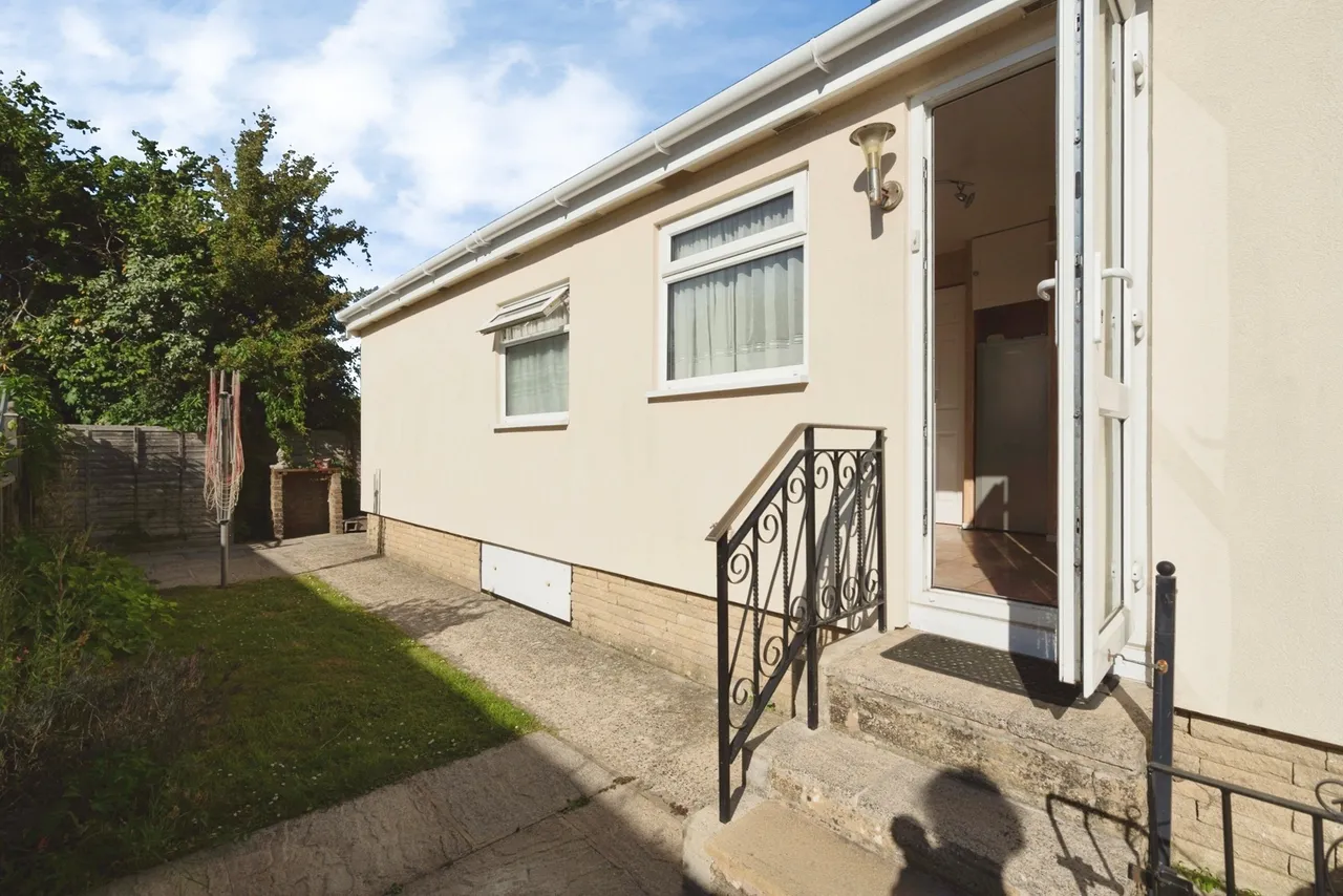 Hook Lane, Aldingbourne, PO20, photo 2