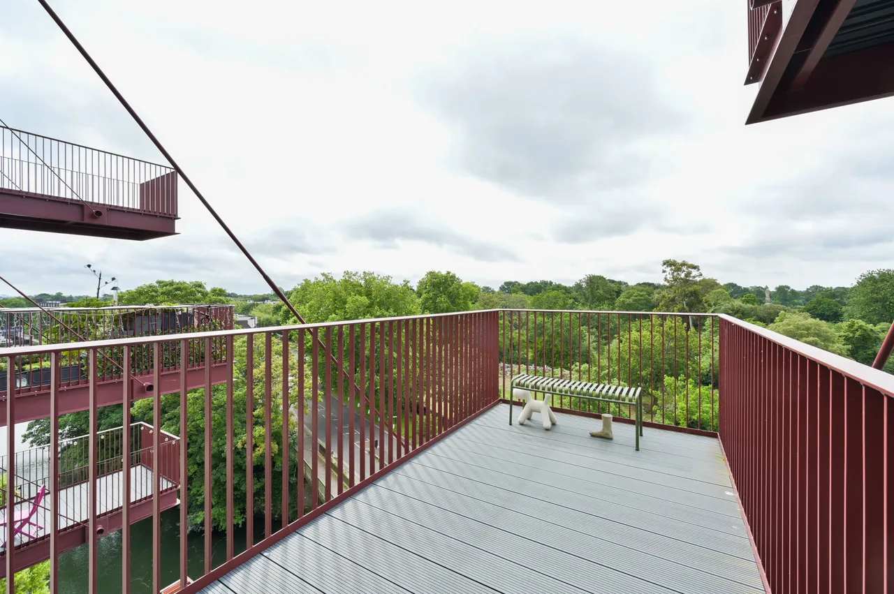 Brentford, TW8, photo 8