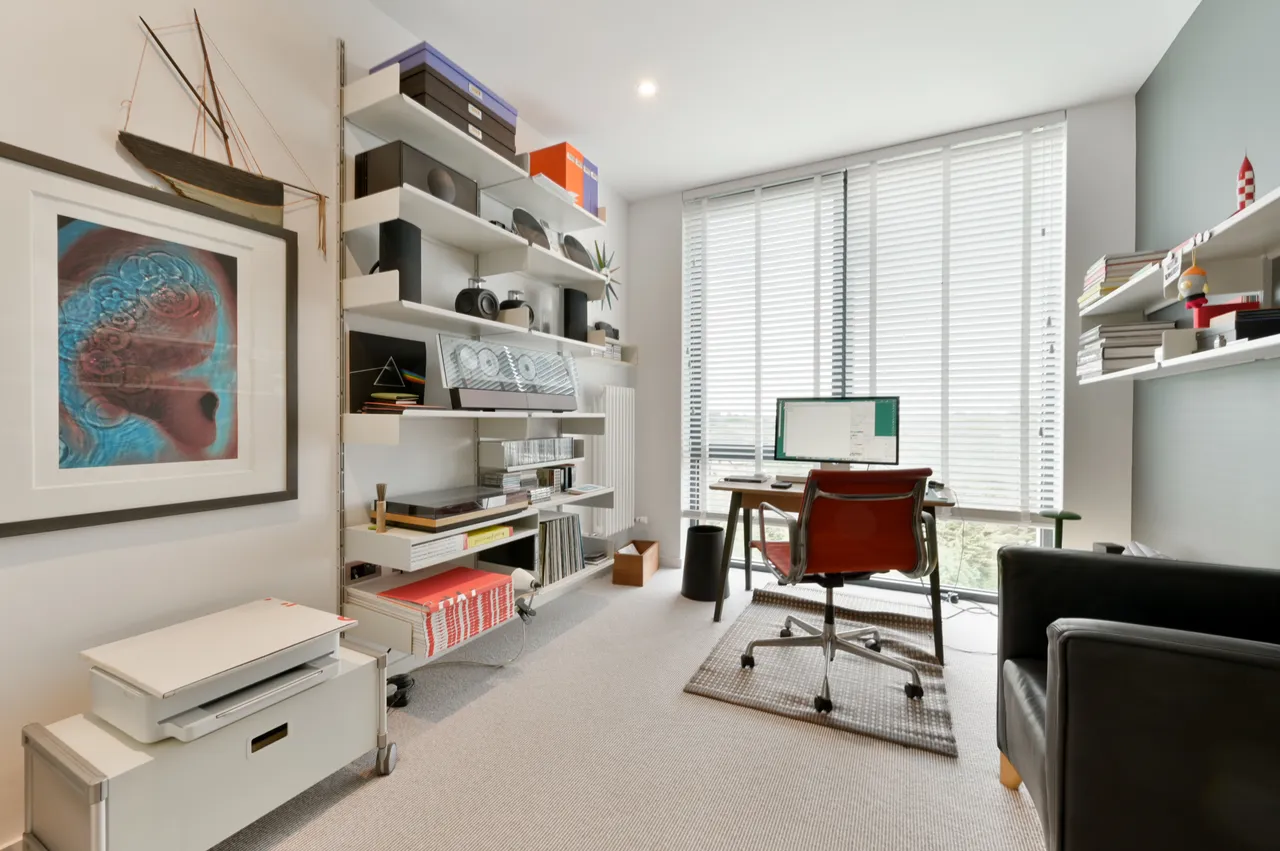 Brentford, TW8, photo 11