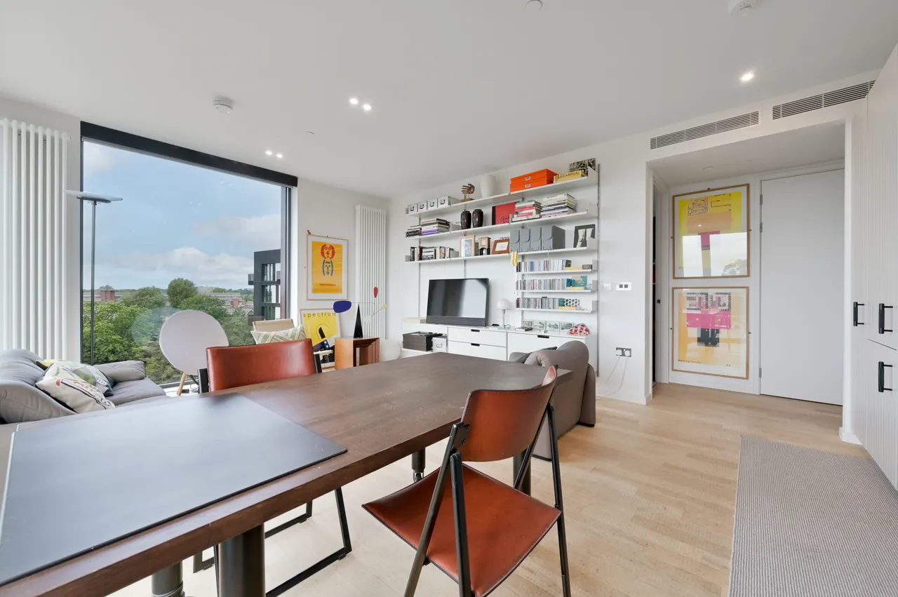 Brentford, TW8, photo 2