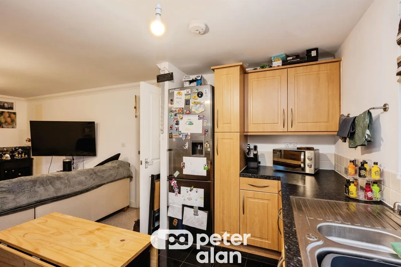 Geraint Jeremiah Close, Neath, SA11, photo 13