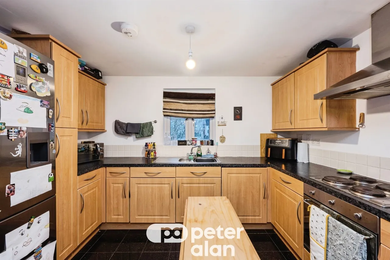 Geraint Jeremiah Close, Neath, SA11, photo 11