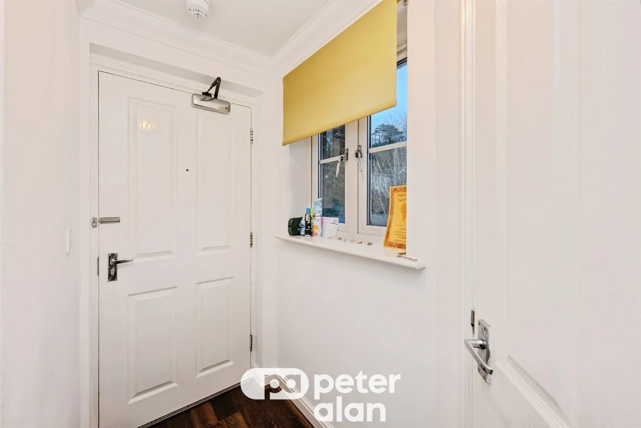 Geraint Jeremiah Close, Neath, SA11, photo 5