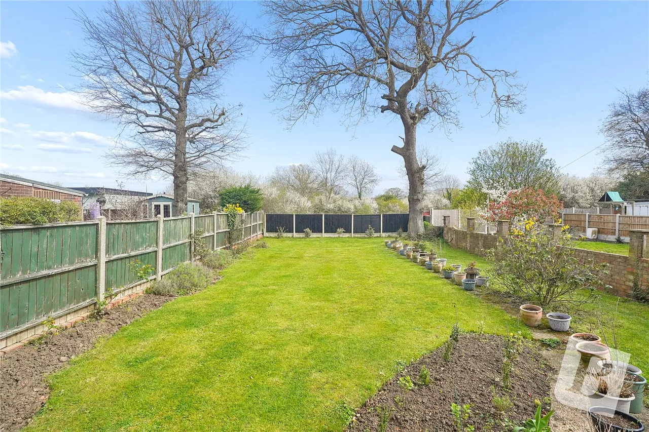 Winchester Avenue, Upminster, RM14, photo 8