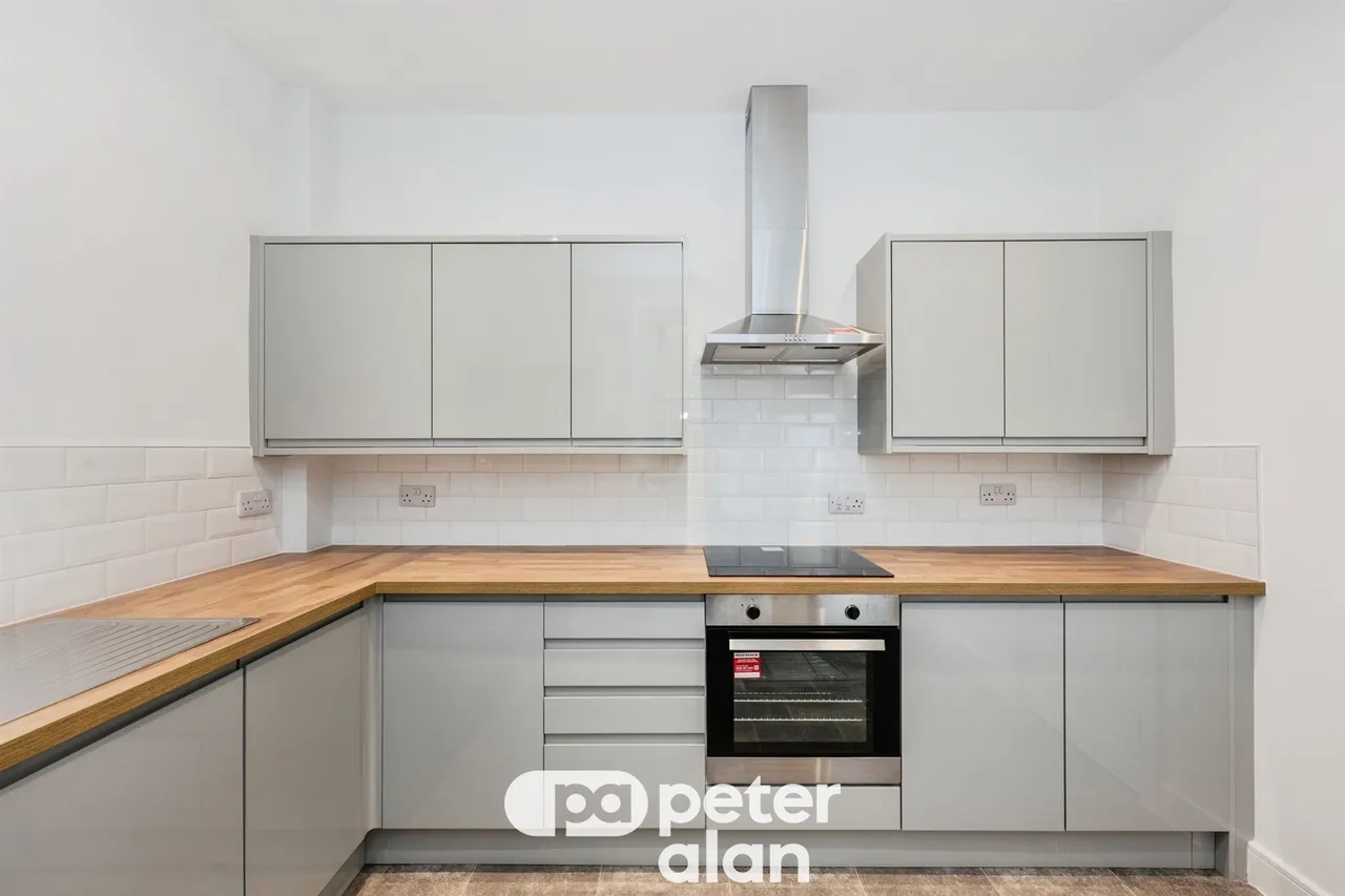 Main Road, Neath, SA10, photo 9