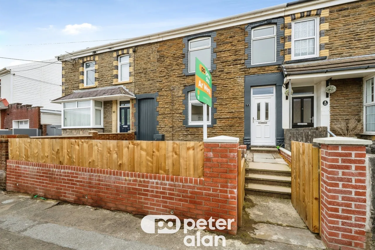 4 bed house for sale, Main Road, Neath, SA10
