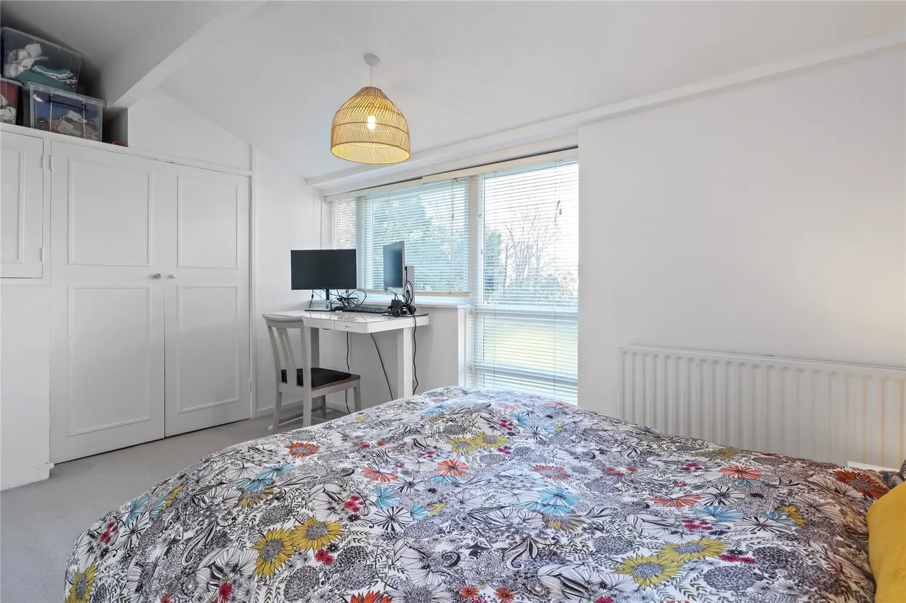 Castle Green, Weybridge, Surrey, KT13, photo 10