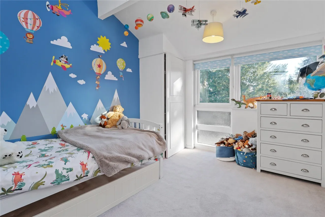 Castle Green, Weybridge, Surrey, KT13, photo 8