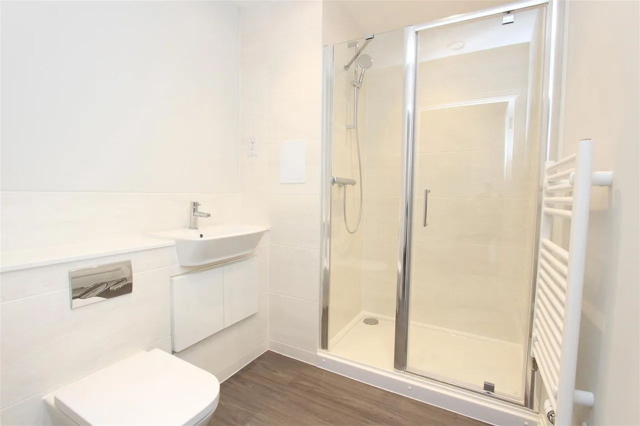Harefield Road, Uxbridge, UB8 1GW, photo 6
