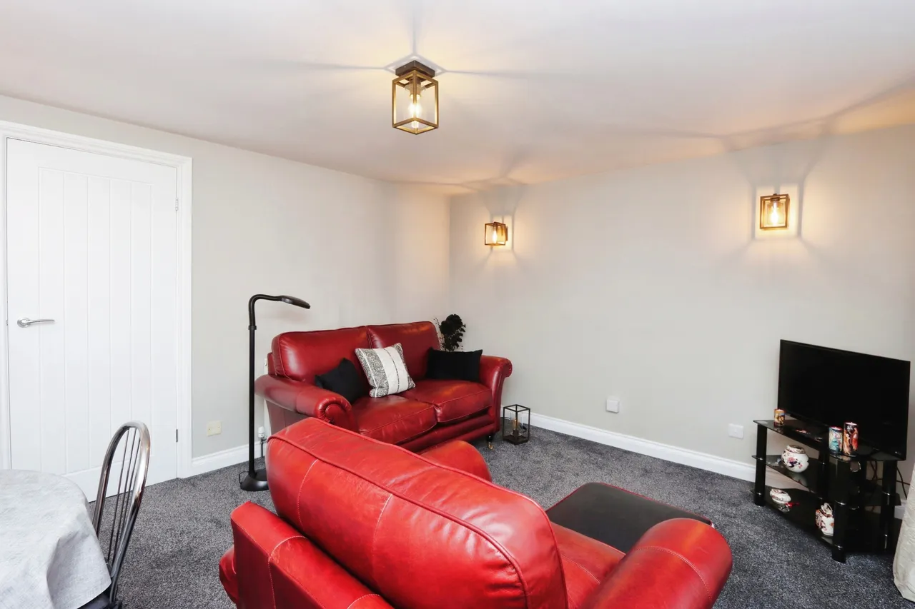 Roxton Avenue, Sheffield, South Yorkshire, S8, photo 9