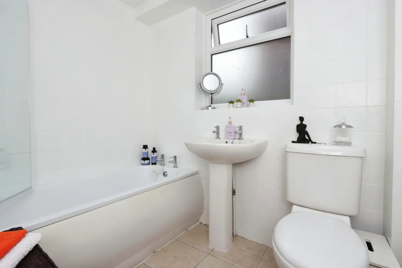 Roxton Avenue, Sheffield, South Yorkshire, S8, photo 17