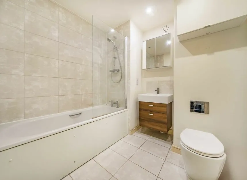 Shearwater Drive, West Hendon, NW9, photo 8