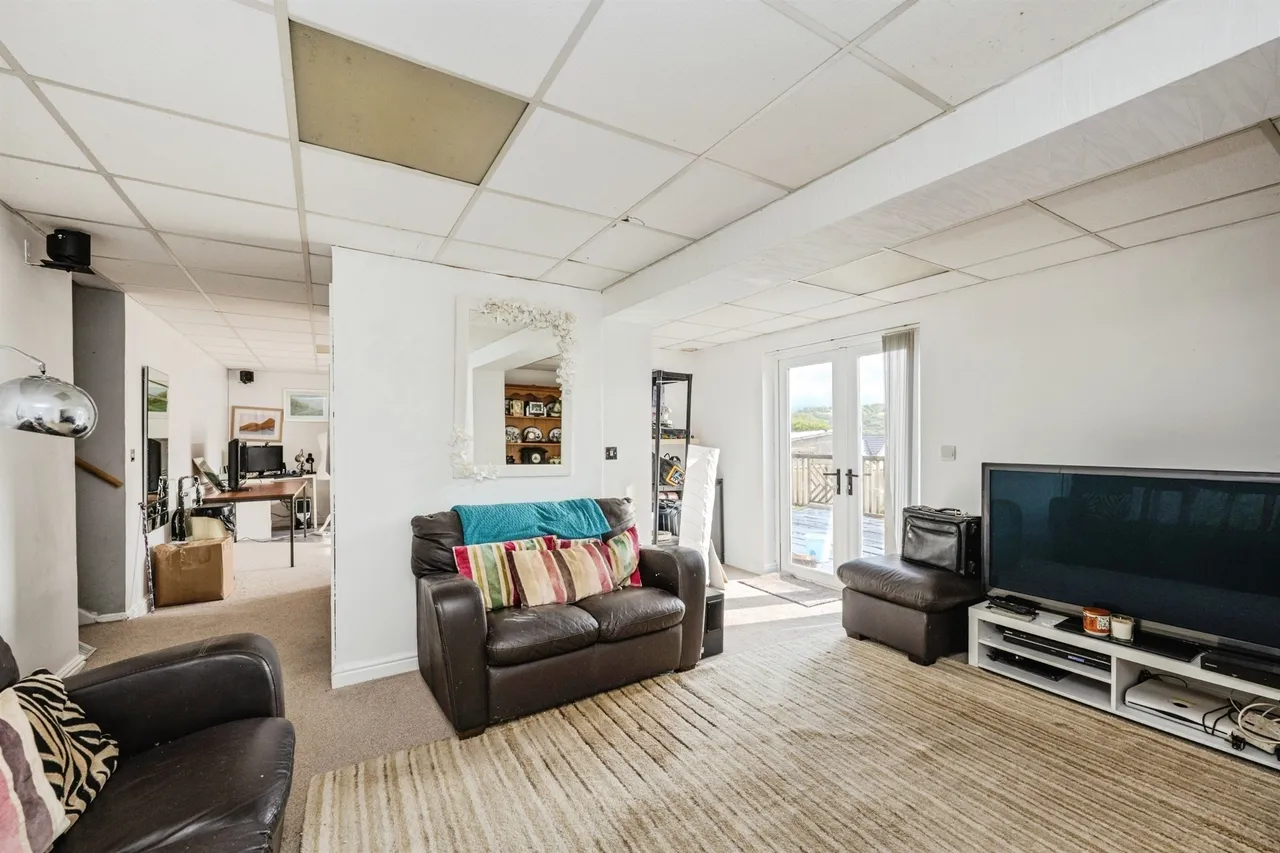 New Road, Swansea, SA8, photo 13