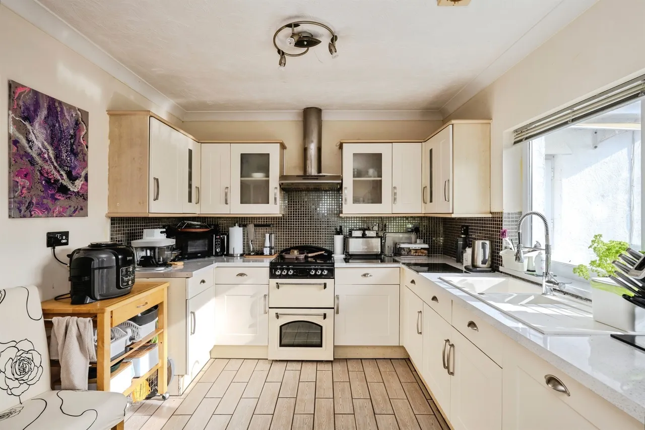 New Road, Swansea, SA8, photo 5