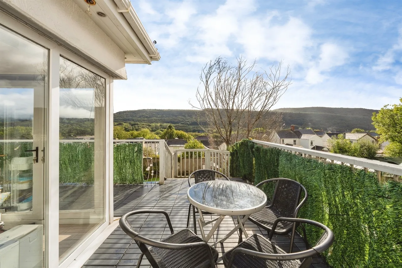 New Road, Swansea, SA8, photo 20